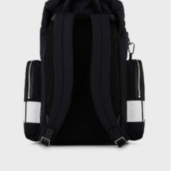 Emporio Armani Other - Classic practical shoulder bag